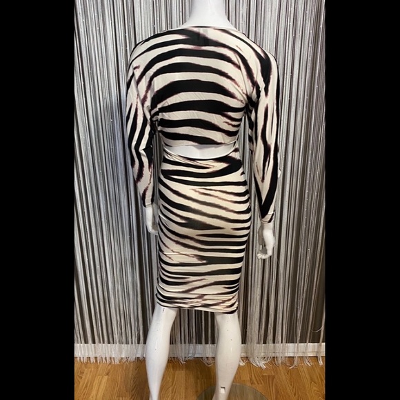 🔻SALE🔻MARCIANO🔹NEW CONDITION - Picture 5 of 10